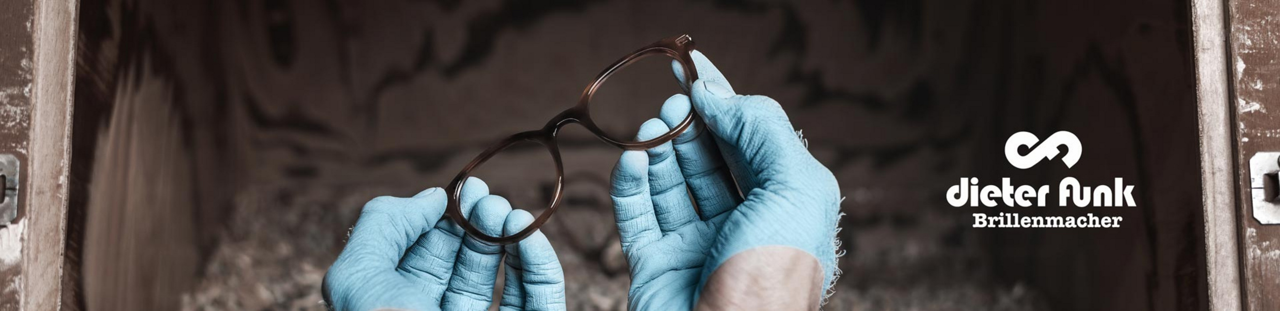 Professionelle Kontaktlinsen-Anpassung bei Augenoptik Seifert
